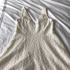 *Like New* Lulu’s White Skater Dress